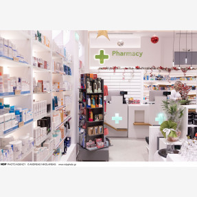 Το KeyPharmacy στο Κουκάκι έκανε τα εγκαίνιά του με πολλές λαμπερές παρουσίες