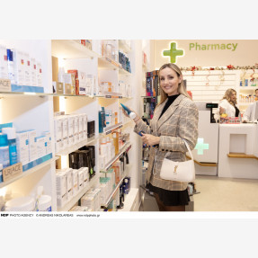 Το KeyPharmacy στο Κουκάκι έκανε τα εγκαίνιά του με πολλές λαμπερές παρουσίες