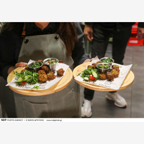 Λαμπερά εγκαίνια για το vegetarian & vegan εστιατόριο “Shuk”, με άρωμα Μεσογείου!