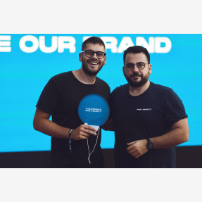 Βρεθήκαμε στο εντυπωσιακό πάρτι της BlockFills στο TOKEN2049, που διοργάνωσε η ομάδα του Δρ. Δημήτρη Ζάμπογλου στο κοσμοπολίτικο “Nammos Dubai”.