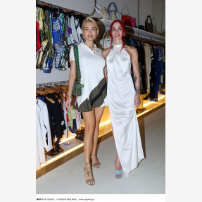 8 ΧΡΟΝΙΑ MOONLIGHT BOUTIQUE!