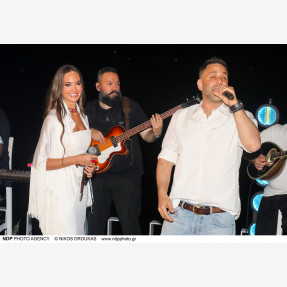 Η λαμπερή απονομή των πλατινένιων & χρυσών επιτυχιών της Ρίας Ελληνίδου και της “Panik Platinum” στο «Riviera Coast»