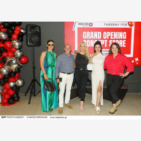 “Magic Box”  - more than a “Kiosk” : Λαμπερές παρουσίες στο Grand Opening της γνωστής αλυσίδας “Magic Box Concept Store” στο εμπορικό κέντρο “River West”!