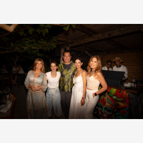 Ένα αξέχαστο closing weekend για τη Ζήνα Κουτσελίνη και την ομάδα της εκπομπής “Αλήθειες με τη Ζήνα” στο resort κόσμημα της Κύπρου “Cap St Georges Hotel & Resort”!