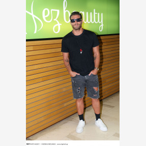 Αγαπημένα πρόσωπα της ελληνικής showbiz επισκέπτονται ξανά και ξανά το σύγχρονο ιατρείο “Ez Beauty” για την απόλυτη φροντίδα της ομορφιάς τους!