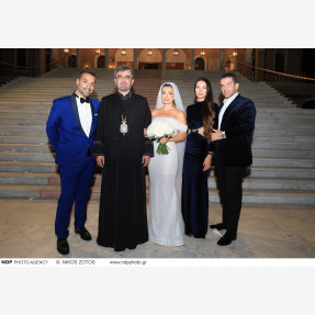 Λαμπερός γάμος για τον αγαπημένο τραγουδιστή Αλέξανδρο Νότα και την καλλονή σύζυγο του και γνωστή επιχειρηματία στον κλάδο του τουρισμού, Κωνσταντίνα Κόλλια στην Αθηναϊκή Ριβιέρα!