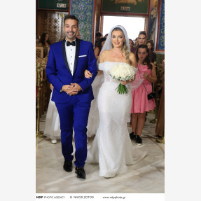 Λαμπερός γάμος για τον αγαπημένο τραγουδιστή Αλέξανδρο Νότα και την καλλονή σύζυγο του και γνωστή επιχειρηματία στον κλάδο του τουρισμού, Κωνσταντίνα Κόλλια στην Αθηναϊκή Ριβιέρα!