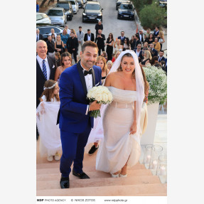 Λαμπερός γάμος για τον αγαπημένο τραγουδιστή Αλέξανδρο Νότα και την καλλονή σύζυγο του και γνωστή επιχειρηματία στον κλάδο του τουρισμού, Κωνσταντίνα Κόλλια στην Αθηναϊκή Ριβιέρα!