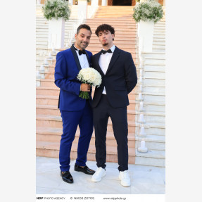 Λαμπερός γάμος για τον αγαπημένο τραγουδιστή Αλέξανδρο Νότα και την καλλονή σύζυγο του και γνωστή επιχειρηματία στον κλάδο του τουρισμού, Κωνσταντίνα Κόλλια στην Αθηναϊκή Ριβιέρα!