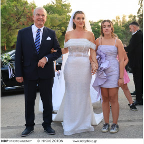 Λαμπερός γάμος για τον αγαπημένο τραγουδιστή Αλέξανδρο Νότα και την καλλονή σύζυγο του και γνωστή επιχειρηματία στον κλάδο του τουρισμού, Κωνσταντίνα Κόλλια στην Αθηναϊκή Ριβιέρα!