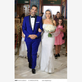Λαμπερός γάμος για τον αγαπημένο τραγουδιστή Αλέξανδρο Νότα και την καλλονή σύζυγο του και γνωστή επιχειρηματία στον κλάδο του τουρισμού, Κωνσταντίνα Κόλλια στην Αθηναϊκή Ριβιέρα!