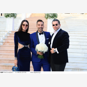 Λαμπερός γάμος για τον αγαπημένο τραγουδιστή Αλέξανδρο Νότα και την καλλονή σύζυγο του και γνωστή επιχειρηματία στον κλάδο του τουρισμού, Κωνσταντίνα Κόλλια στην Αθηναϊκή Ριβιέρα!