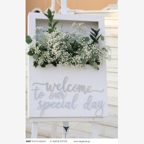 Λαμπερός γάμος για τον αγαπημένο τραγουδιστή Αλέξανδρο Νότα και την καλλονή σύζυγο του και γνωστή επιχειρηματία στον κλάδο του τουρισμού, Κωνσταντίνα Κόλλια στην Αθηναϊκή Ριβιέρα!