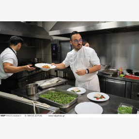 Εντυπωσιακό Opening Party για το ανανεωμένο restaurant-cabaret show “Parfait Athens”