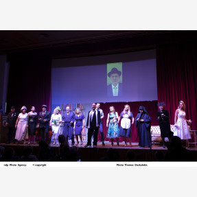 Αμφιθέατρο Πολεμικού Μουσείου-Ο Σύλλογος "Αγάπη & Φροντίδα" παρουσίασε τη θεατρική παράσταση "Ζητείται Ψεύτης" του Δημήτρη Ψαθά