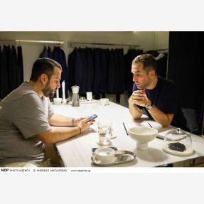 Ο Δρ. Δημήτρης Ζάμπογλου και ο κορυφαίος Έλληνας εκφραστής του “sur mesure” Δημήτρης Πέτρου ενώνουν τις δυνάμεις τους για μια συλλογή εμπνευσμένη από την ελληνική τέχνη!