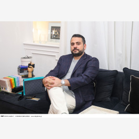 Ο Δρ. Δημήτρης Ζάμπογλου και ο κορυφαίος Έλληνας εκφραστής του “sur mesure” Δημήτρης Πέτρου ενώνουν τις δυνάμεις τους για μια συλλογή εμπνευσμένη από την ελληνική τέχνη!