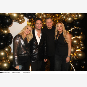 Ο μοναδικός Γιώργος Τσαλίκης γιόρτασε τα 50 του χρόνια στο “Πάρτυ της ζωής του” έχοντας στο πλευρό του οικογένεια και φίλους!