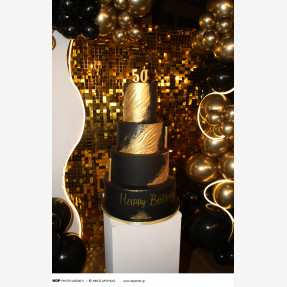 Ο μοναδικός Γιώργος Τσαλίκης γιόρτασε τα 50 του χρόνια στο “Πάρτυ της ζωής του” έχοντας στο πλευρό του οικογένεια και φίλους!