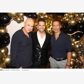 Ο μοναδικός Γιώργος Τσαλίκης γιόρτασε τα 50 του χρόνια στο “Πάρτυ της ζωής του” έχοντας στο πλευρό του οικογένεια και φίλους!