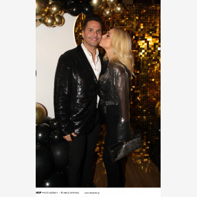 Ο μοναδικός Γιώργος Τσαλίκης γιόρτασε τα 50 του χρόνια στο “Πάρτυ της ζωής του” έχοντας στο πλευρό του οικογένεια και φίλους!