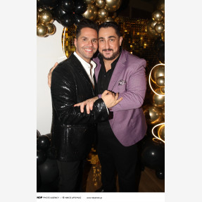 Ο μοναδικός Γιώργος Τσαλίκης γιόρτασε τα 50 του χρόνια στο “Πάρτυ της ζωής του” έχοντας στο πλευρό του οικογένεια και φίλους!