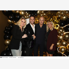 Ο μοναδικός Γιώργος Τσαλίκης γιόρτασε τα 50 του χρόνια στο “Πάρτυ της ζωής του” έχοντας στο πλευρό του οικογένεια και φίλους!