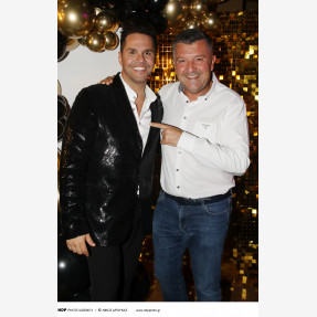 Ο μοναδικός Γιώργος Τσαλίκης γιόρτασε τα 50 του χρόνια στο “Πάρτυ της ζωής του” έχοντας στο πλευρό του οικογένεια και φίλους!