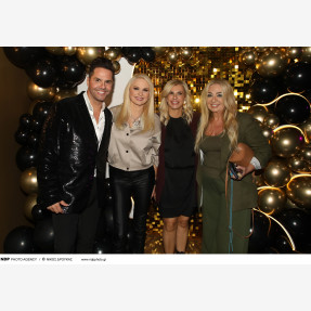 Ο μοναδικός Γιώργος Τσαλίκης γιόρτασε τα 50 του χρόνια στο “Πάρτυ της ζωής του” έχοντας στο πλευρό του οικογένεια και φίλους!