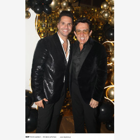 Ο μοναδικός Γιώργος Τσαλίκης γιόρτασε τα 50 του χρόνια στο “Πάρτυ της ζωής του” έχοντας στο πλευρό του οικογένεια και φίλους!