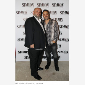 Ο Γιώργος Γιαννιάς «ετοιμάζει ταξίδι» στο απόλυτο «Simion» της διασκέδασης στον Πειραιά, πραγματοποιώντας μία sold out πρεμιέρα