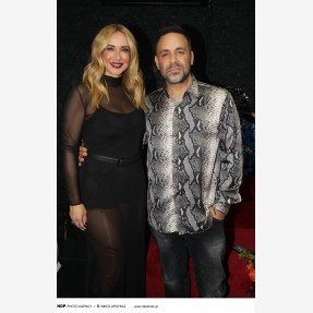 Ο Γιώργος Γιαννιάς «ετοιμάζει ταξίδι» στο απόλυτο «Simion» της διασκέδασης στον Πειραιά, πραγματοποιώντας μία sold out πρεμιέρα