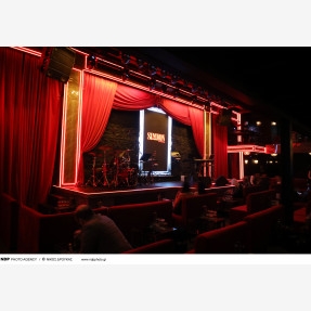 Ο Γιώργος Γιαννιάς «ετοιμάζει ταξίδι» στο απόλυτο «Simion» της διασκέδασης στον Πειραιά, πραγματοποιώντας μία sold out πρεμιέρα