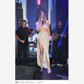 Ο Γιώργος Γιαννιάς «ετοιμάζει ταξίδι» στο απόλυτο «Simion» της διασκέδασης στον Πειραιά, πραγματοποιώντας μία sold out πρεμιέρα