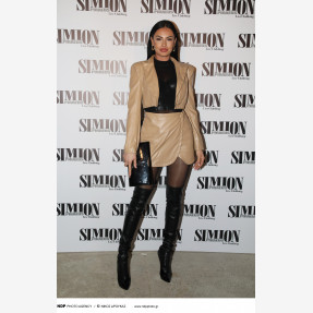 Ο Γιώργος Γιαννιάς «ετοιμάζει ταξίδι» στο απόλυτο «Simion» της διασκέδασης στον Πειραιά, πραγματοποιώντας μία sold out πρεμιέρα