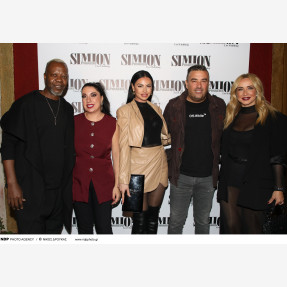 Ο Γιώργος Γιαννιάς «ετοιμάζει ταξίδι» στο απόλυτο «Simion» της διασκέδασης στον Πειραιά, πραγματοποιώντας μία sold out πρεμιέρα