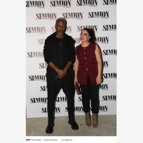 Ο Γιώργος Γιαννιάς «ετοιμάζει ταξίδι» στο απόλυτο «Simion» της διασκέδασης στον Πειραιά, πραγματοποιώντας μία sold out πρεμιέρα