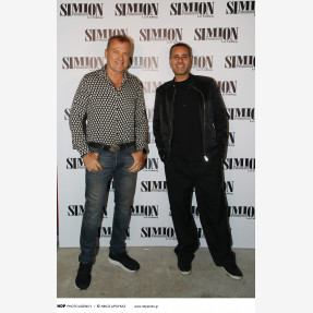 Ο Γιώργος Γιαννιάς «ετοιμάζει ταξίδι» στο απόλυτο «Simion» της διασκέδασης στον Πειραιά, πραγματοποιώντας μία sold out πρεμιέρα