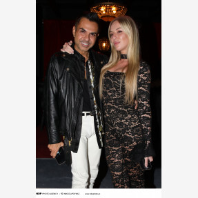 Ο Γιώργος Γιαννιάς «ετοιμάζει ταξίδι» στο απόλυτο «Simion» της διασκέδασης στον Πειραιά, πραγματοποιώντας μία sold out πρεμιέρα