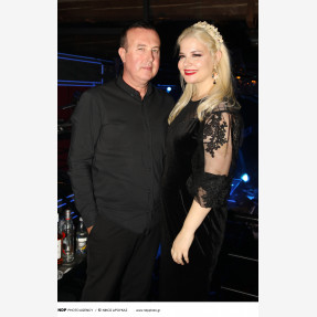 Ο Γιώργος Γιαννιάς «ετοιμάζει ταξίδι» στο απόλυτο «Simion» της διασκέδασης στον Πειραιά, πραγματοποιώντας μία sold out πρεμιέρα