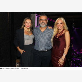 Ο Γιώργος Γιαννιάς «ετοιμάζει ταξίδι» στο απόλυτο «Simion» της διασκέδασης στον Πειραιά, πραγματοποιώντας μία sold out πρεμιέρα