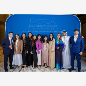 Διεθνής επιτυχία στο Ντουμπάι για τον Έλληνα δικηγόρο Γιάννη Πετρά, εκπρόσωπο της νέας γενιάς των “future global leaders”, που διακρίθηκε σε πρόγραμμα υπό την αιγίδα του Σεϊχη του Dubai, Mohammed bin Rashid Al Maktoum!