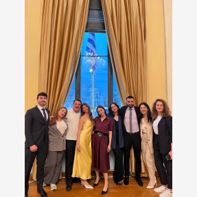 Διεθνής επιτυχία στο Ντουμπάι για τον Έλληνα δικηγόρο Γιάννη Πετρά, εκπρόσωπο της νέας γενιάς των “future global leaders”, που διακρίθηκε σε πρόγραμμα υπό την αιγίδα του Σεϊχη του Dubai, Mohammed bin Rashid Al Maktoum!