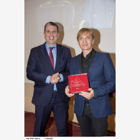 Τιμητικά Βραβεία του Συλλόγου Φίλων ΑμεΑ «ΑΓΑΠΗ ΚΑΙ ΦΡΟΝΤΙΔΑ» σε προσωπικότητες που στήριξαν το φιλανθρωπικό του έργο.