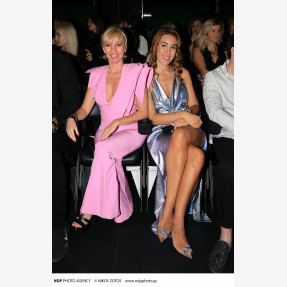 Ένα Glass Floor γηπέδου μετατράπηκε για πρώτη φορά σε Catwalk!  Μία πασαρέλα διεθνών προδιαγραφών στην Ελλάδα