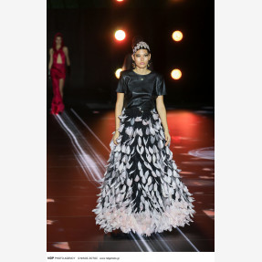 Ένα Glass Floor γηπέδου μετατράπηκε για πρώτη φορά σε Catwalk!  Μία πασαρέλα διεθνών προδιαγραφών στην Ελλάδα