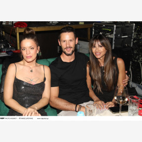 Η σπουδαία Γλυκερία “μέχρι να βρούμε ουρανό”… μας υποδέχεται στην "Οδός Λυσίου" κάθε Πέμπτη και Σάββατο, σε ένα πρόγραμμα που ενώνει γενιές!