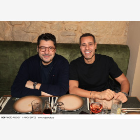 Εντυπωσιακό Grand Opening για το ολοκαίνουργιο music restaurant “Koukoutsi”, με ένα εκρηκτικό live από τον μοναδικό Κώστα Καραφώτη & τη Ματθαία Σπιταδάκη!