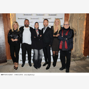 Εντυπωσιακό Grand Opening για το ολοκαίνουργιο music restaurant “Koukoutsi”, με ένα εκρηκτικό live από τον μοναδικό Κώστα Καραφώτη & τη Ματθαία Σπιταδάκη!