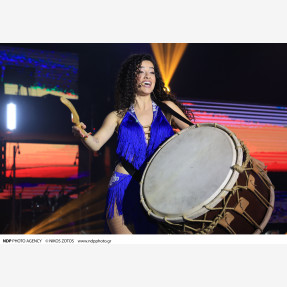 “Σάββατο Βράδυ” μας τραγουδάει ο Γιώργος Κακοσαίος, στο απόλυτο place-to-be της Αθηναϊκής νύχτας “Lux Stage Athens”, υποδέχοντας λαμπερές παρουσίες!